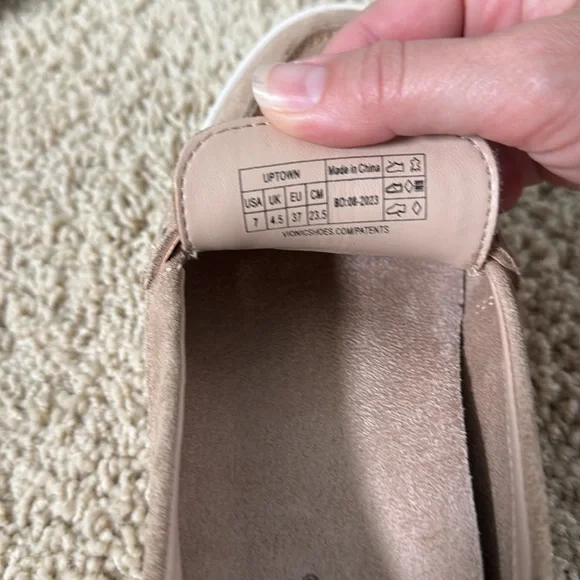 VIONIC Uptown Suede Loafers beige Sz 7 packable - Picture 10 of 10